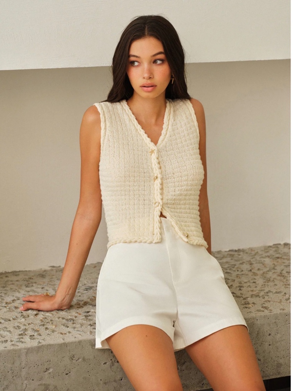 Commense Sleeveless V-Neck Buttoned Vest